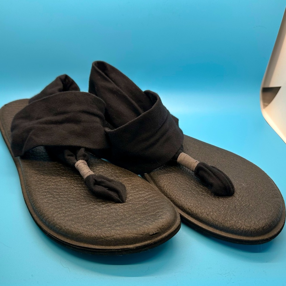 sz 11 Sanuk Fair Condition